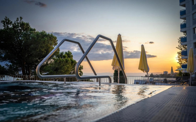Hotel Mona