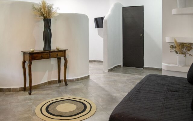 Sonido Del Mar Hotel and Yoga Loft