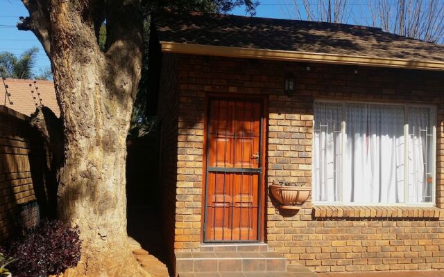 The Club House Guesthouse