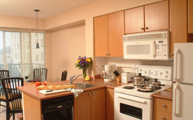 910 Beach Apartment Hotel