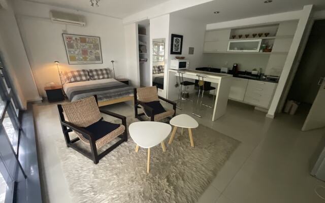 Deaf Twins 2B Botanico Super Calido