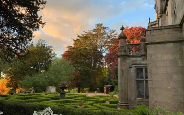 Kendal - Gothic Hall - Luxury Rooms or Apartment