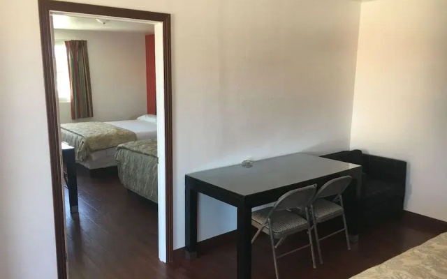 Norwalk Inn & Suites