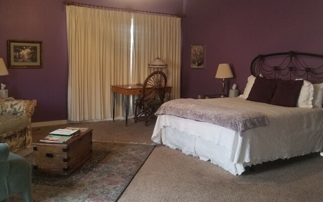 Downtown Guest Quarters Hotel