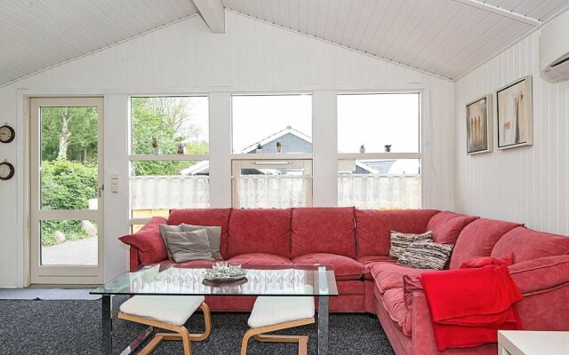 Pleasing Holiday Home in Esbjerg near Sea
