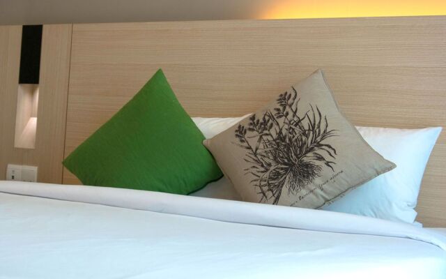 The Manor Luxury Suites & Apartments