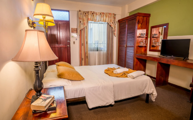 Hotel Amón Real
