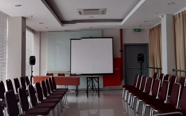Amaris Hotel Bekasi Barat