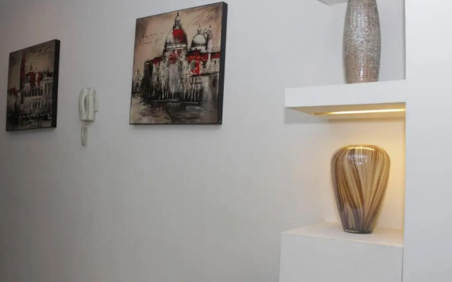 A2J Luxury 1BR BGC Balcony Suite Near BurgosCircle