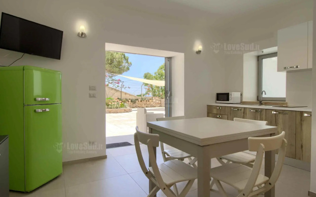 Apt B - Beach View Villa Controvento