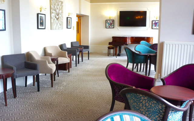 OYO Oban Hotel