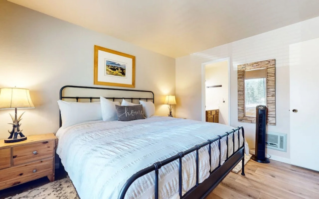 Hidden Valley 107 Quite and Cozy, Shot walk to the Village by RedAwning