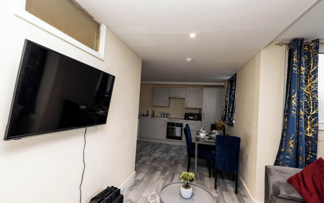 1 Bed-4guests-sofabed-wifi-closetocity-parking