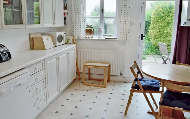 Meadow Cottage E1793