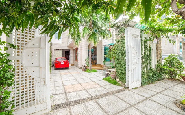 Nhat Hoa Hotel by OYO Rooms