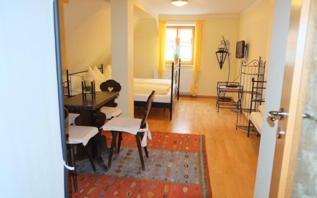 Tiroler Landgasthaus Besenkammerl