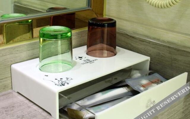 Quanzhou Life House Theme Hotel