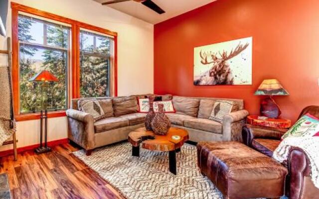 Eagle Springs East 101: Red-Wing Suite