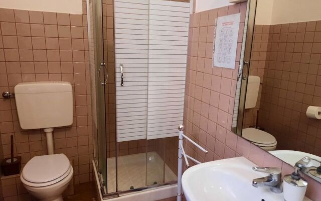 Appartamento a Invrea Posto Auto Incluso