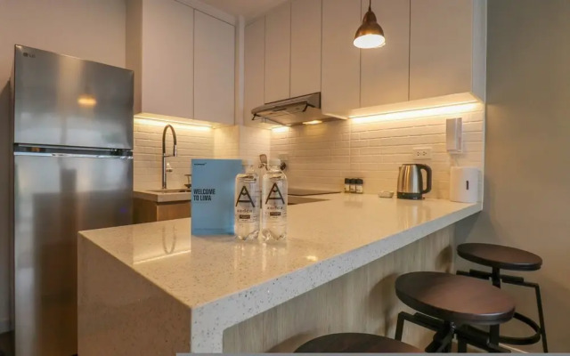 w Majestic 1BR Duplex in the Heart of Barranco