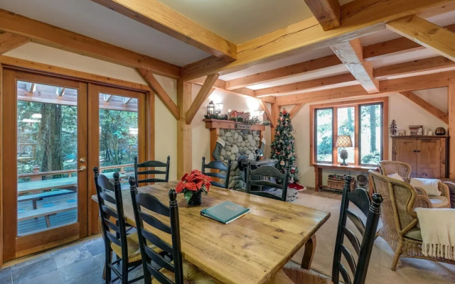 Mt. Baker Lodging Cabin 45 (Sleeps 6)