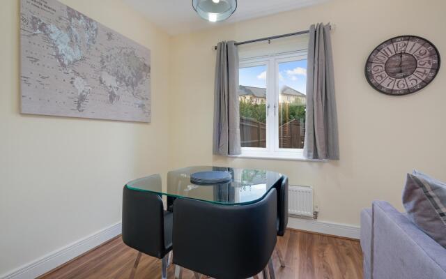 London Heathrow Living Holywell Serviced House D