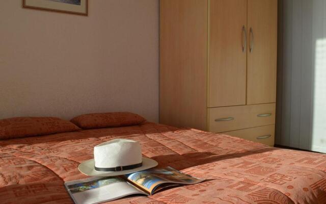 Appartement Le Lavandou, 1 pièce, 4 personnes - FR-1-251-251