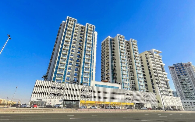 ST-Glamz-812 by bnbme homes