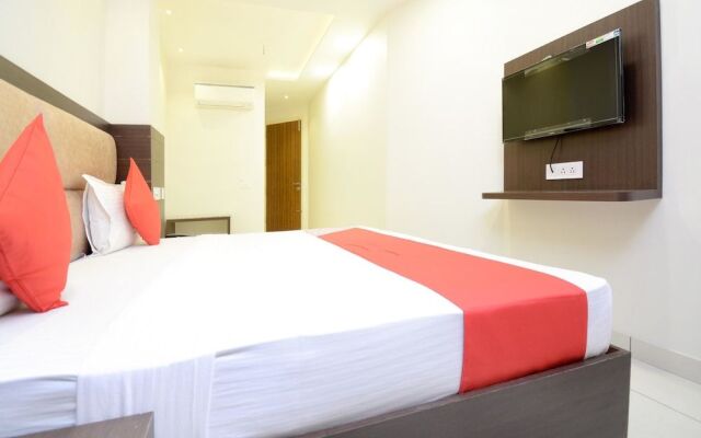 OYO 33009 Hotel Nido