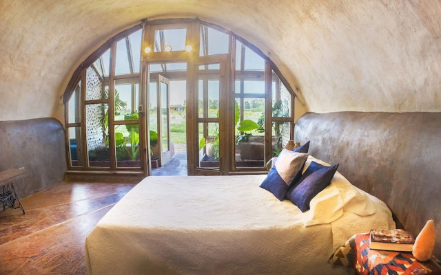Caliu Earthship Ecolodge