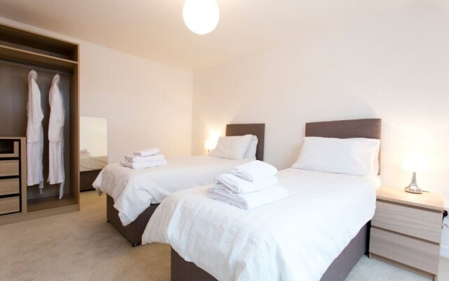Remarkable 2-bed Apartment in Culross
