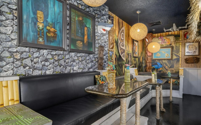 Caliente Tropics Hotel