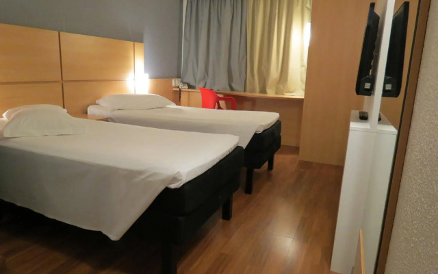 ibis Joinville