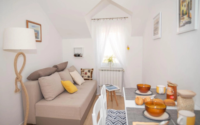 Mediterranean terrace apartment with Bikes & SUP