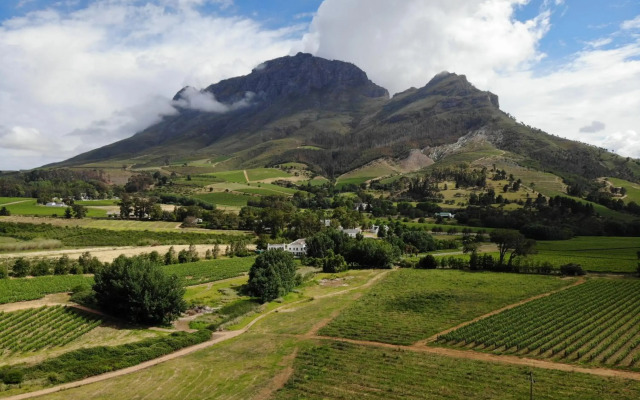 Le Pommier Wine Estate