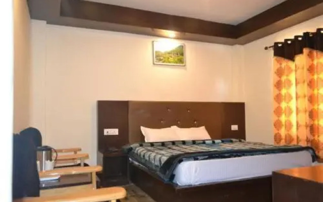 Hotel Tridev Manali