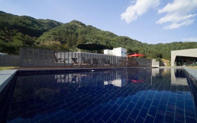 Hongcheon Uno House Pool Villa