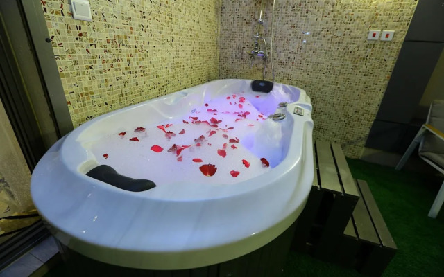 Lotaz Hotel Suites Al Salamah