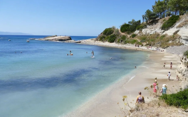 Bluewhite Studio - Cozy Garden Nest