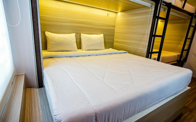Best Canggu Hostel – Guest Rooms – Tibubeneng