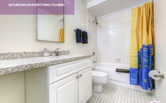 Beautiful, fully equipped, luxury condo!