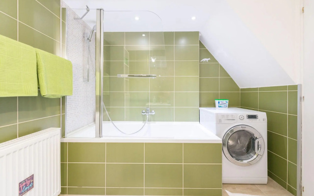 happy home Budapest FOX