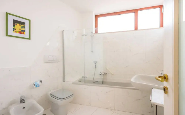 Colonna Classic Style Apartment