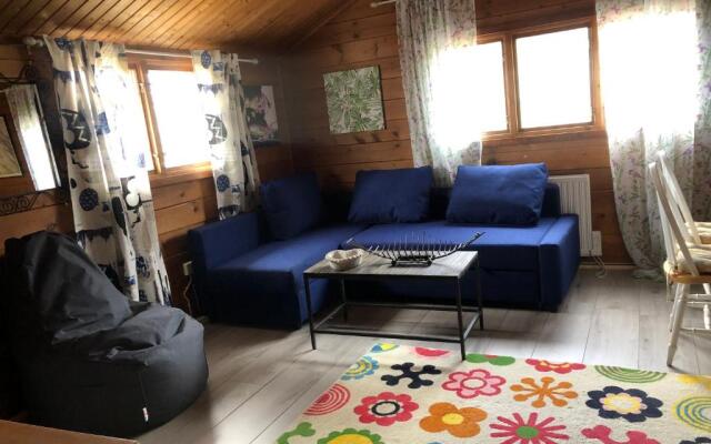 Three Rooms stuga i stugby near National Park