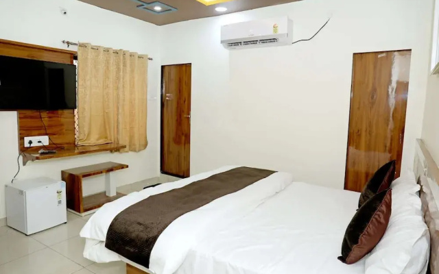Radhe Krishna Hotel and Restaurant