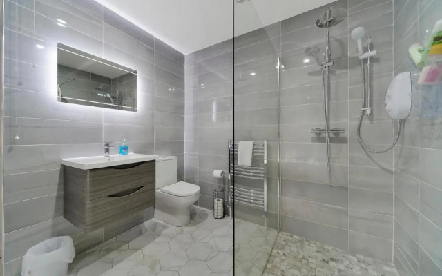 NEW Glenside Abbey sleeping 7 guests