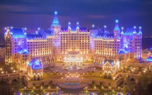 Zhengzhou Yinji Ice and Snow Hotel