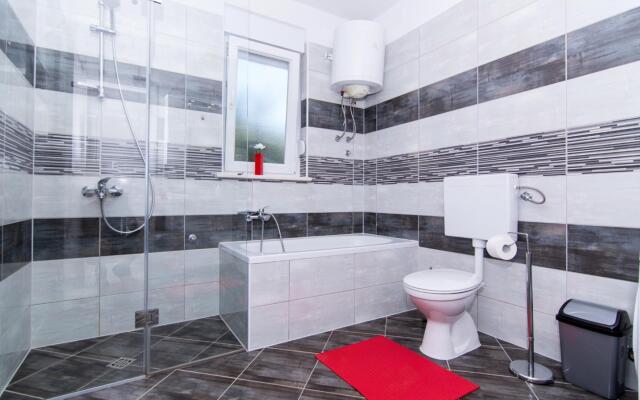 Ivica - Garden Terrace - A2