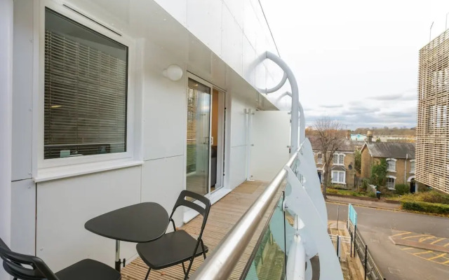 Skyvillion - Tower Point Enfield 2bed Wbalcony