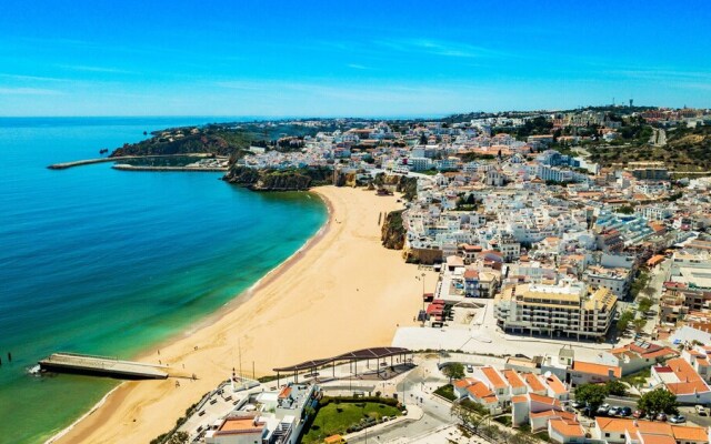 Albufeira Concept With Pool by Homing